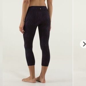 Lululemon Wunder Under Cropped Leggings Beautiful Baroque Deep Zinfandel Size 6